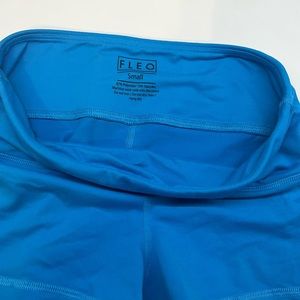 Fleo shorts small